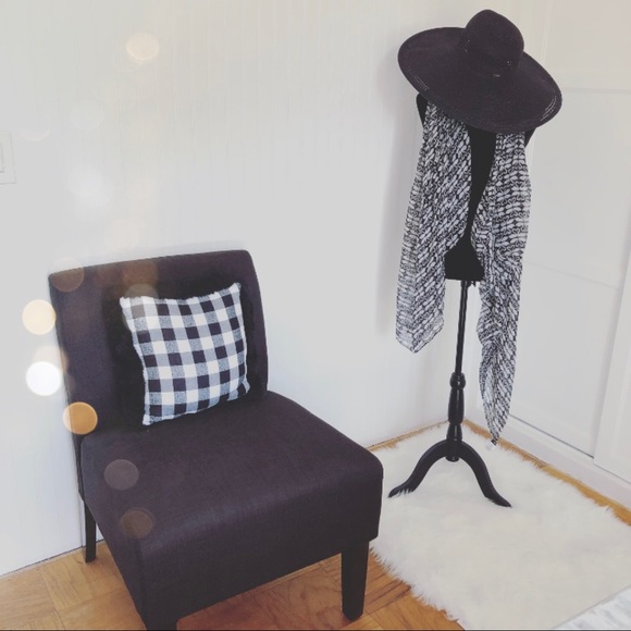 Meet your Posher, Heather - Picture 3 of 8